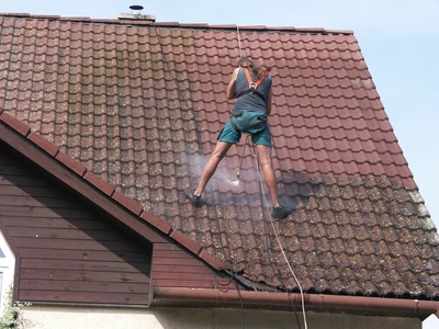Čištění střechy je dobrá investice. V případě prodeje nemovitosti se náklady mnohonásobně vrátí. 