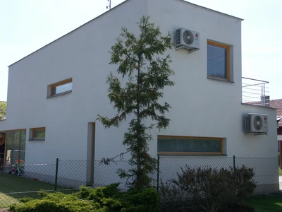 Fasáda po vyčištění a impregnaci