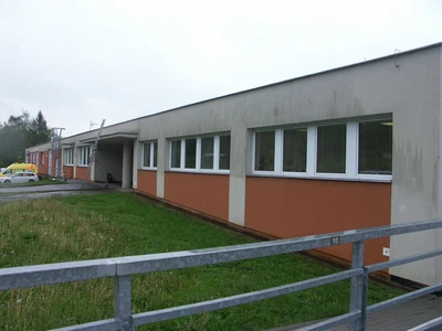 Fasáda před čištěním